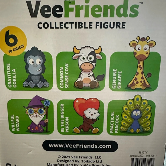 VeeFriend Collectible Figurine - be the Bigger Person - Picture 3 of 3